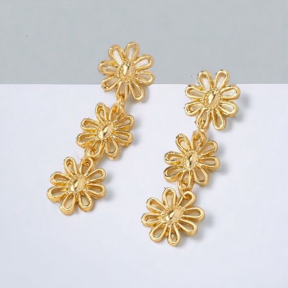 FLORAL GOLD TRIPLET FLOWER DROP GOLD PLATED EARRINGS - Picture 6 of 9